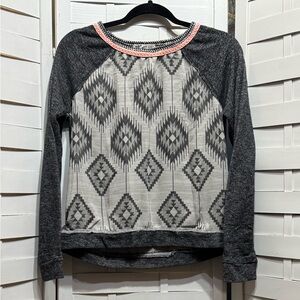 Jolt Black and Gray Geometric Top